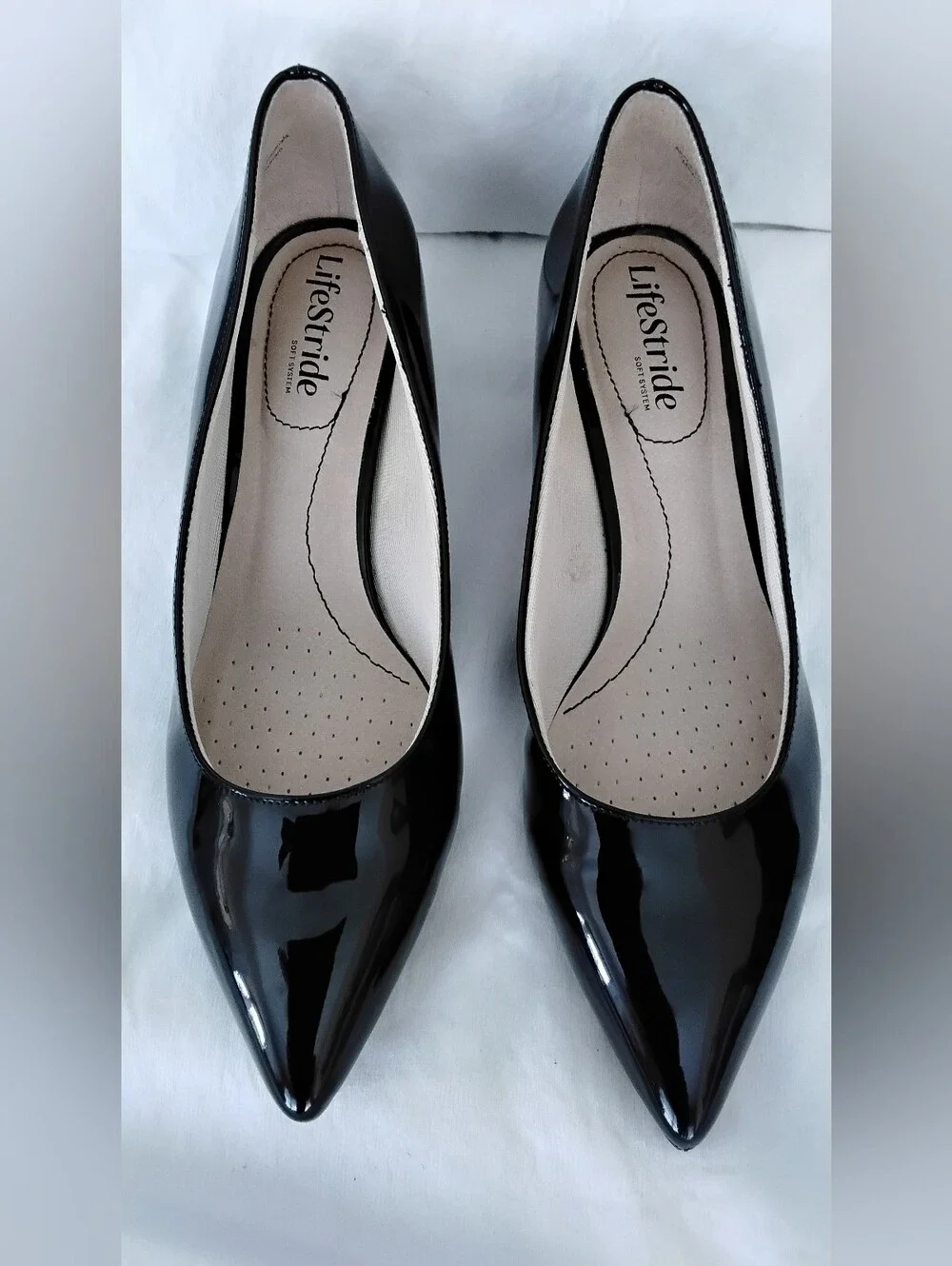 Life Stride Soft System Minx Elegant Black Patent Low Heel Pumps
